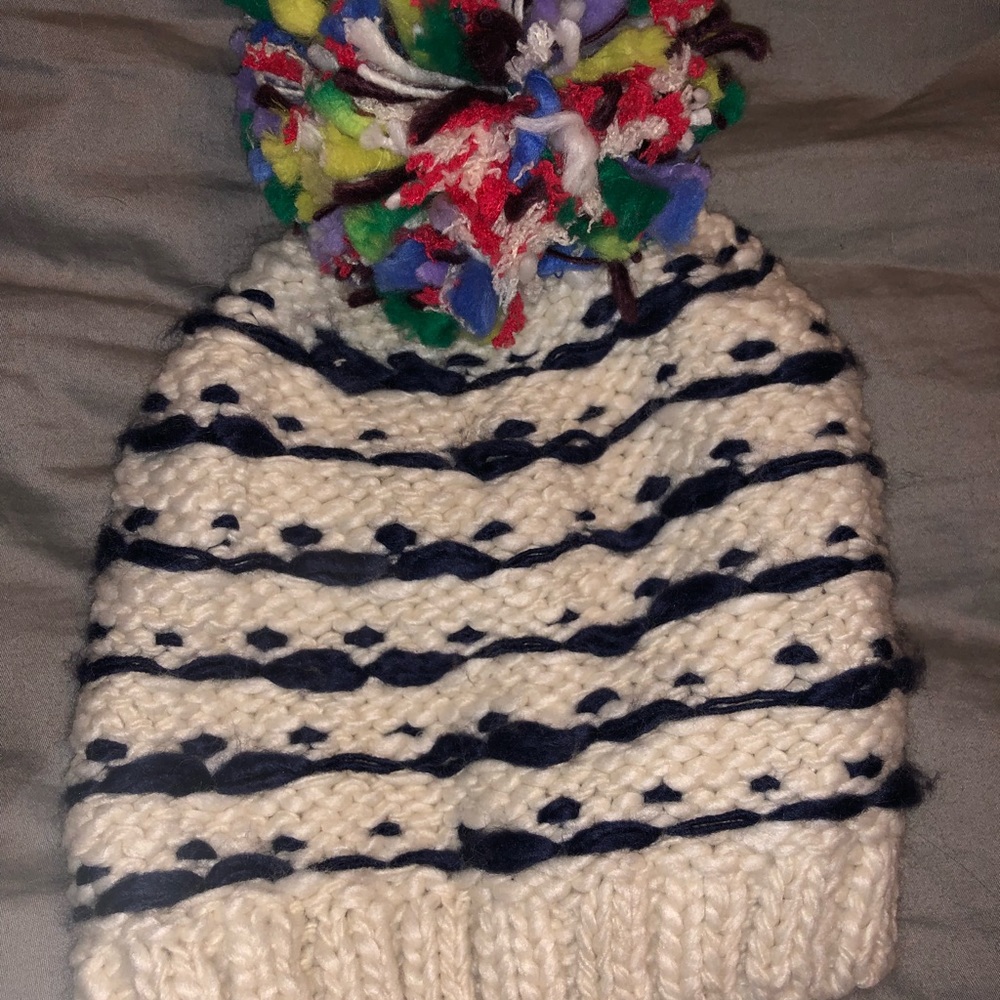 POM POM BEANIE